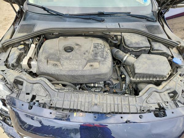 2017 VOLVO V60