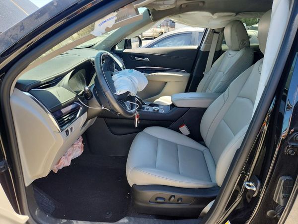 2023 CADILLAC XT4 Luxury