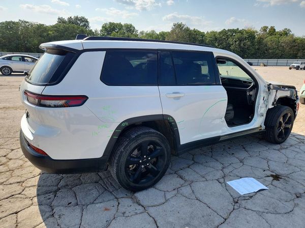 2024 JEEP GRAND CHEROKEE Laredo