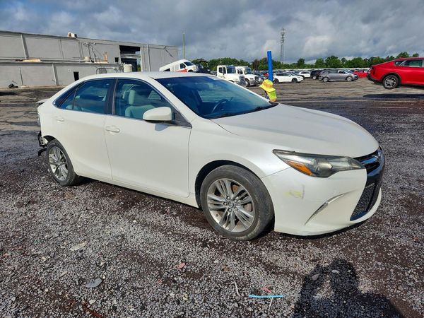 2016 TOYOTA CAMRY