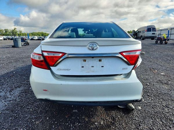 2016 TOYOTA CAMRY