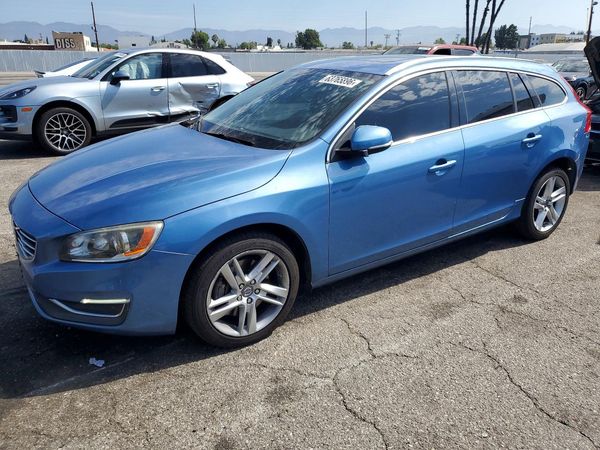 2015 VOLVO V60 Premier (non R design)