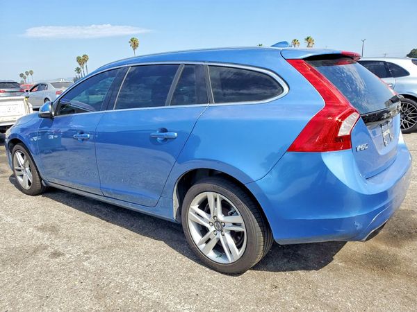 2015 VOLVO V60 Premier (non R design)