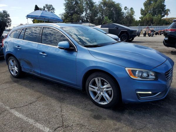 2015 VOLVO V60 Premier (non R design)