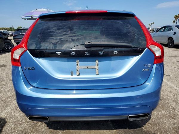 2015 VOLVO V60 Premier (non R design)