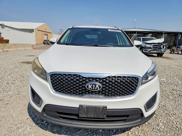 2016 KIA SORENTO L / LX