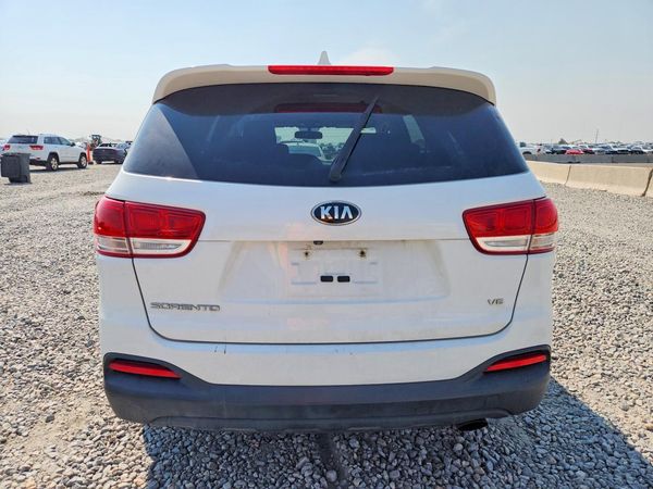 2016 KIA SORENTO L / LX