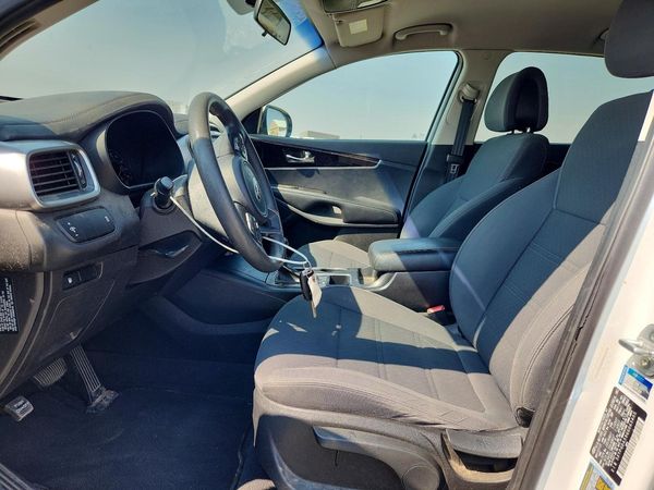 2016 KIA SORENTO L / LX