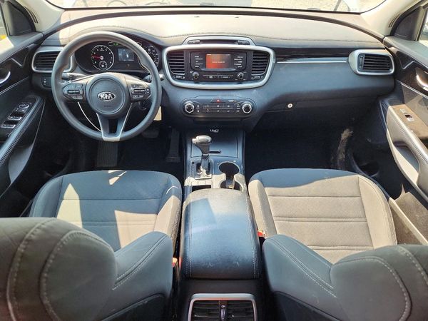 2016 KIA SORENTO L / LX