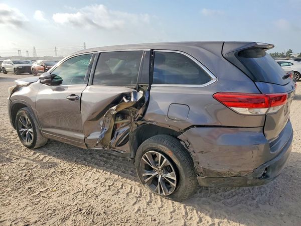 2018 TOYOTA HIGHLANDER LE/LE Plus
