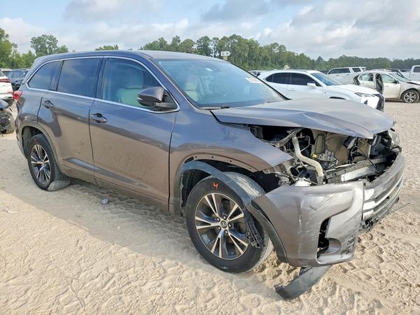 2018 TOYOTA HIGHLANDER LE/LE Plus