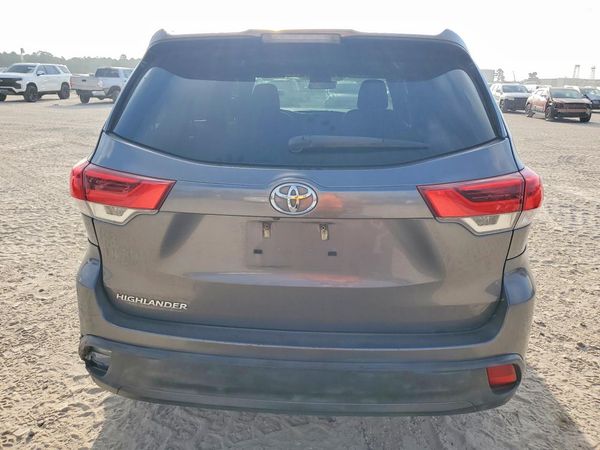 2018 TOYOTA HIGHLANDER LE/LE Plus