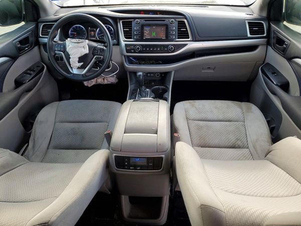 2018 TOYOTA HIGHLANDER LE/LE Plus