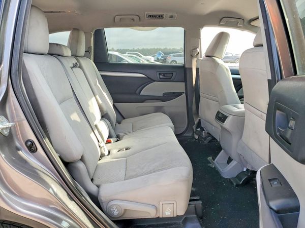 2018 TOYOTA HIGHLANDER LE/LE Plus