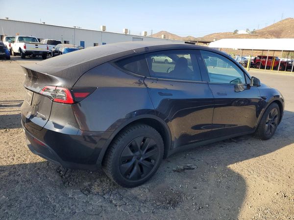 2025 TESLA MODEL Y