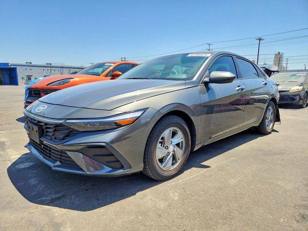 2024 HYUNDAI ELANTRA