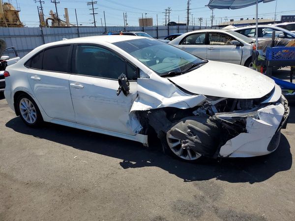 2021 TOYOTA COROLLA LE w/Premium pkg2 — Passenger 3/4