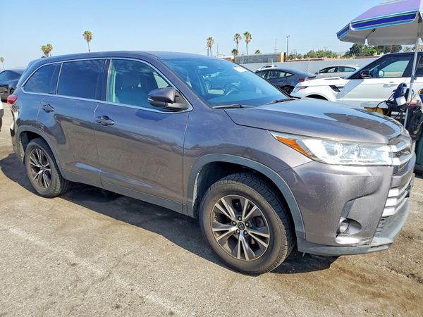 2019 TOYOTA HIGHLANDER LE