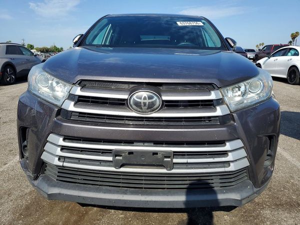 2019 TOYOTA HIGHLANDER LE