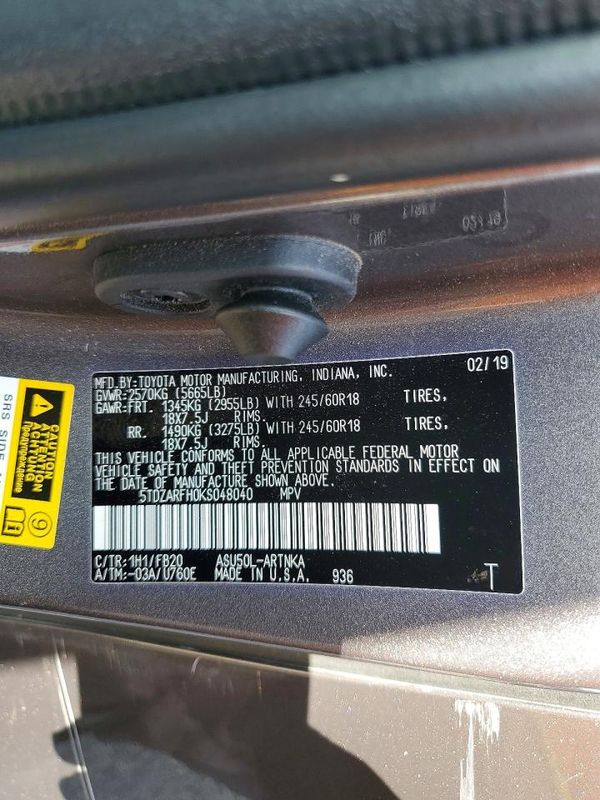 2019 TOYOTA HIGHLANDER LE