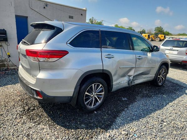 2018 TOYOTA HIGHLANDER