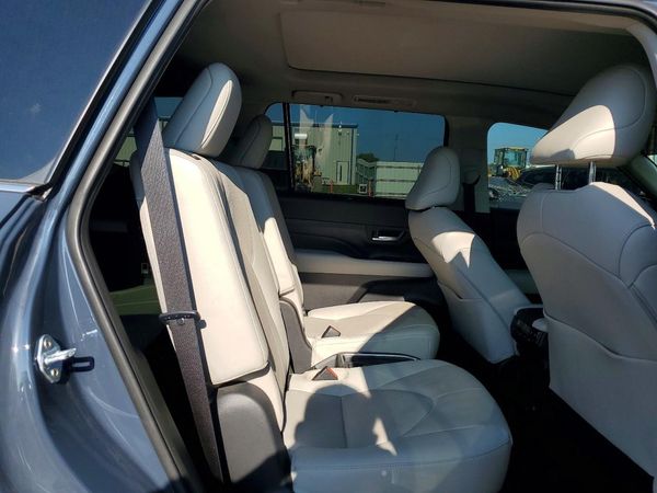 2024 TOYOTA GRAND HIGHLANDER