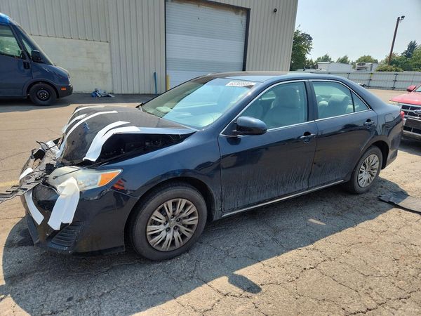 2014 TOYOTA CAMRY — DSFA — Front 3/4