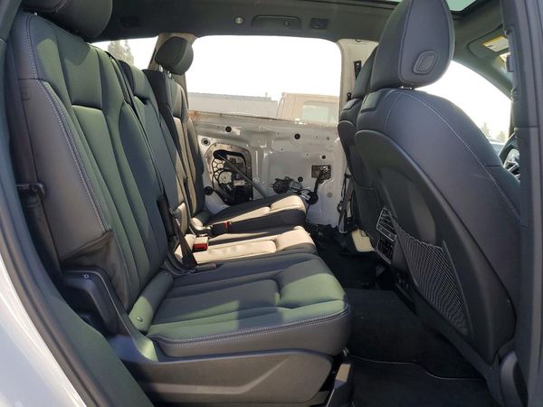 2026 AUDI Q7 quattro Premium Plus