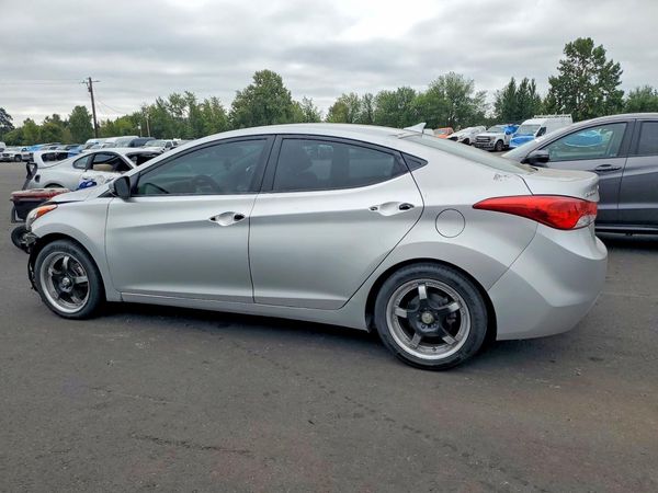 2012 HYUNDAI ELANTRA