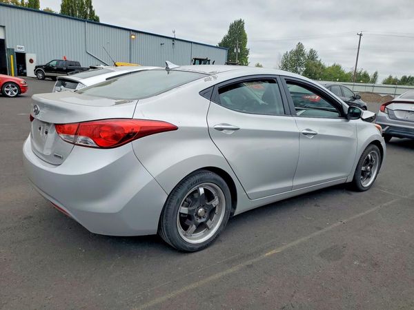 2012 HYUNDAI ELANTRA