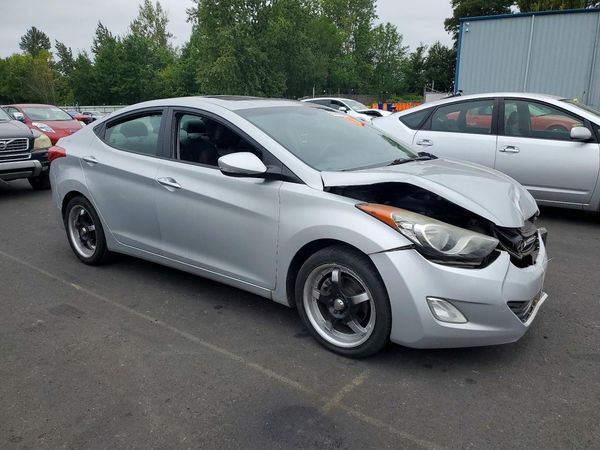 2012 HYUNDAI ELANTRA