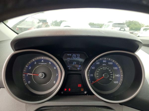 2012 HYUNDAI ELANTRA