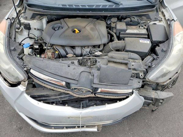 2012 HYUNDAI ELANTRA