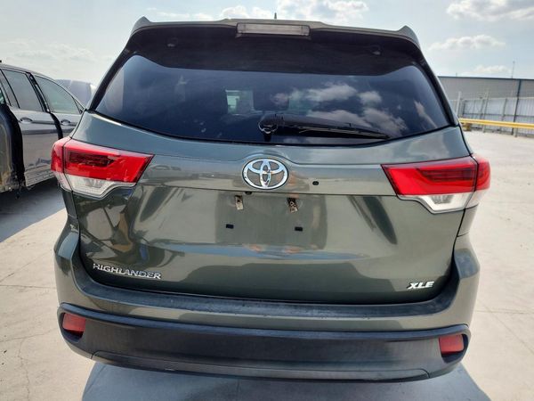 2019 TOYOTA HIGHLANDER SE/XLE
