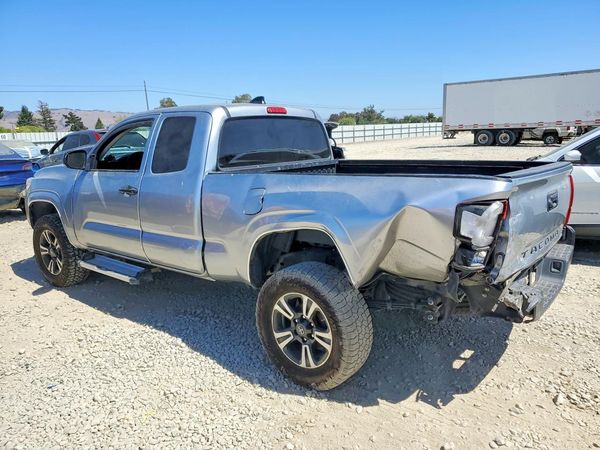 2022 TOYOTA TACOMA SR5
