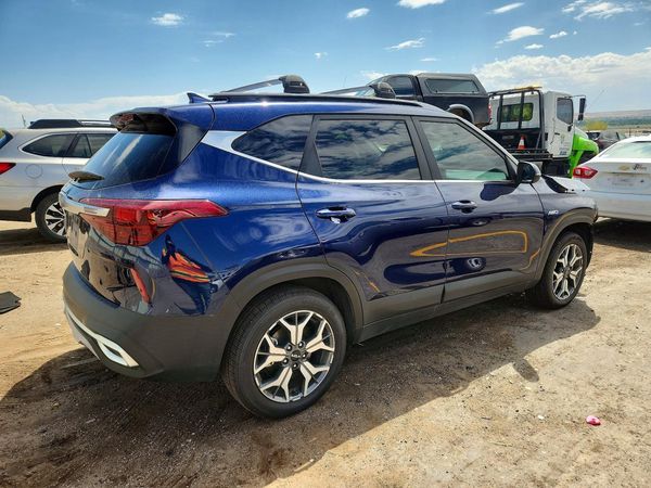 2023 KIA SELTOS EX