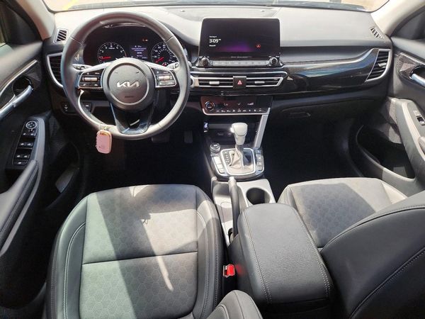 2023 KIA SELTOS EX