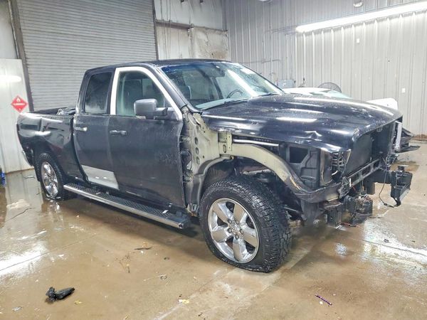 2015 RAM 1500 SLT