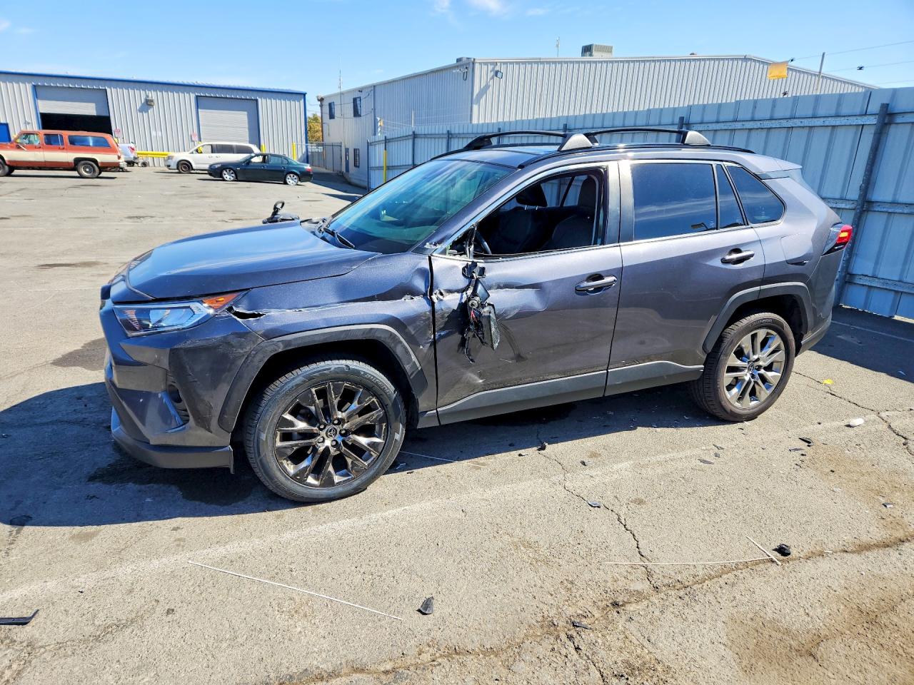 2019 TOYOTA RAV4 XLE Premium