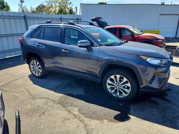 2019 TOYOTA RAV4 XLE Premium