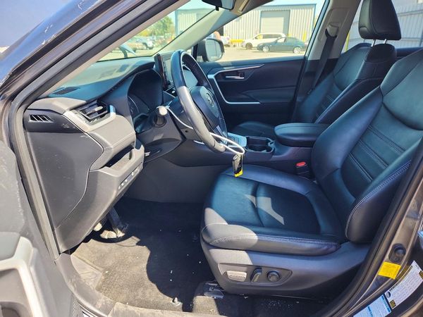 2019 TOYOTA RAV4 XLE Premium
