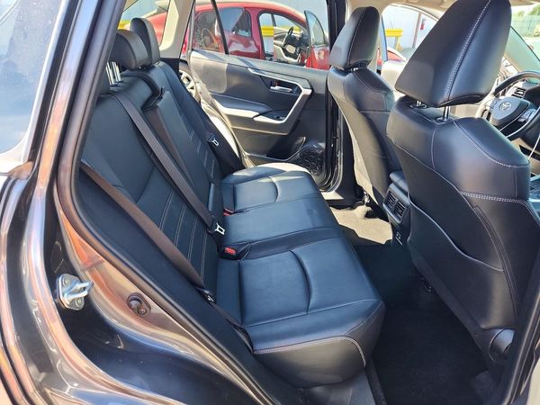 2019 TOYOTA RAV4 XLE Premium