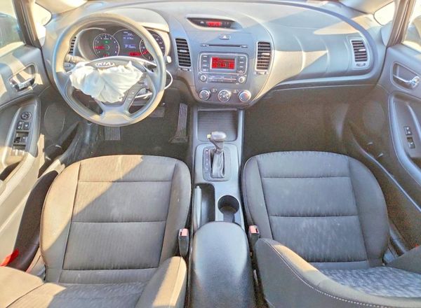 2016 KIA FORTE GL (Middle-Low Grade)
