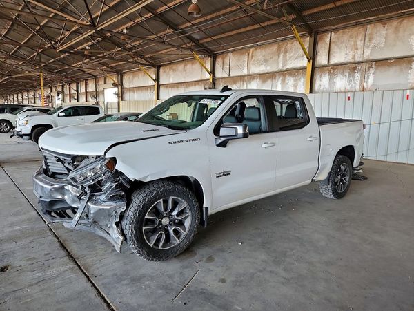 2020 CHEVROLET SILVERADO LT — Front 3/4