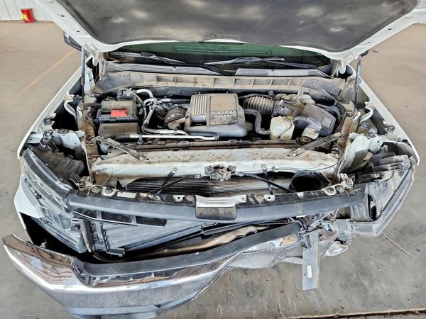 2020 CHEVROLET SILVERADO LT — Engine bay