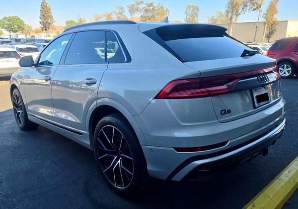 2021 AUDI Q8