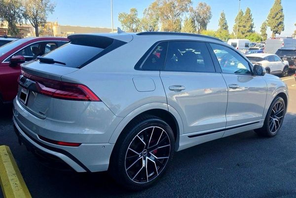 2021 AUDI Q8