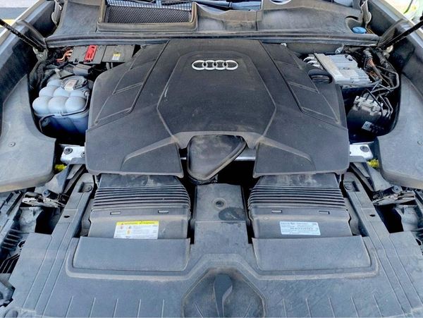 2021 AUDI Q8