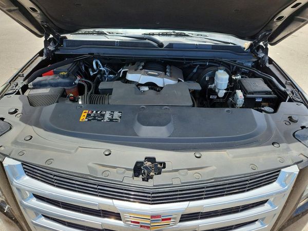2019 CADILLAC ESCALADE Luxury
