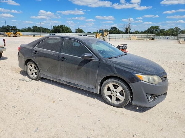 2014 TOYOTA CAMRY